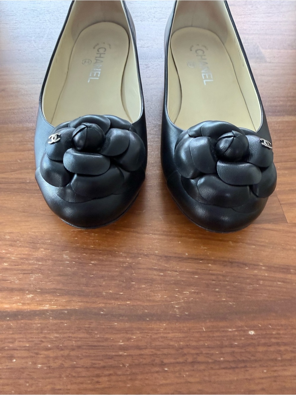 CHANEL Black Camellia Leather Cap Toe Ballet Flats 38 - Picture 5 of 13